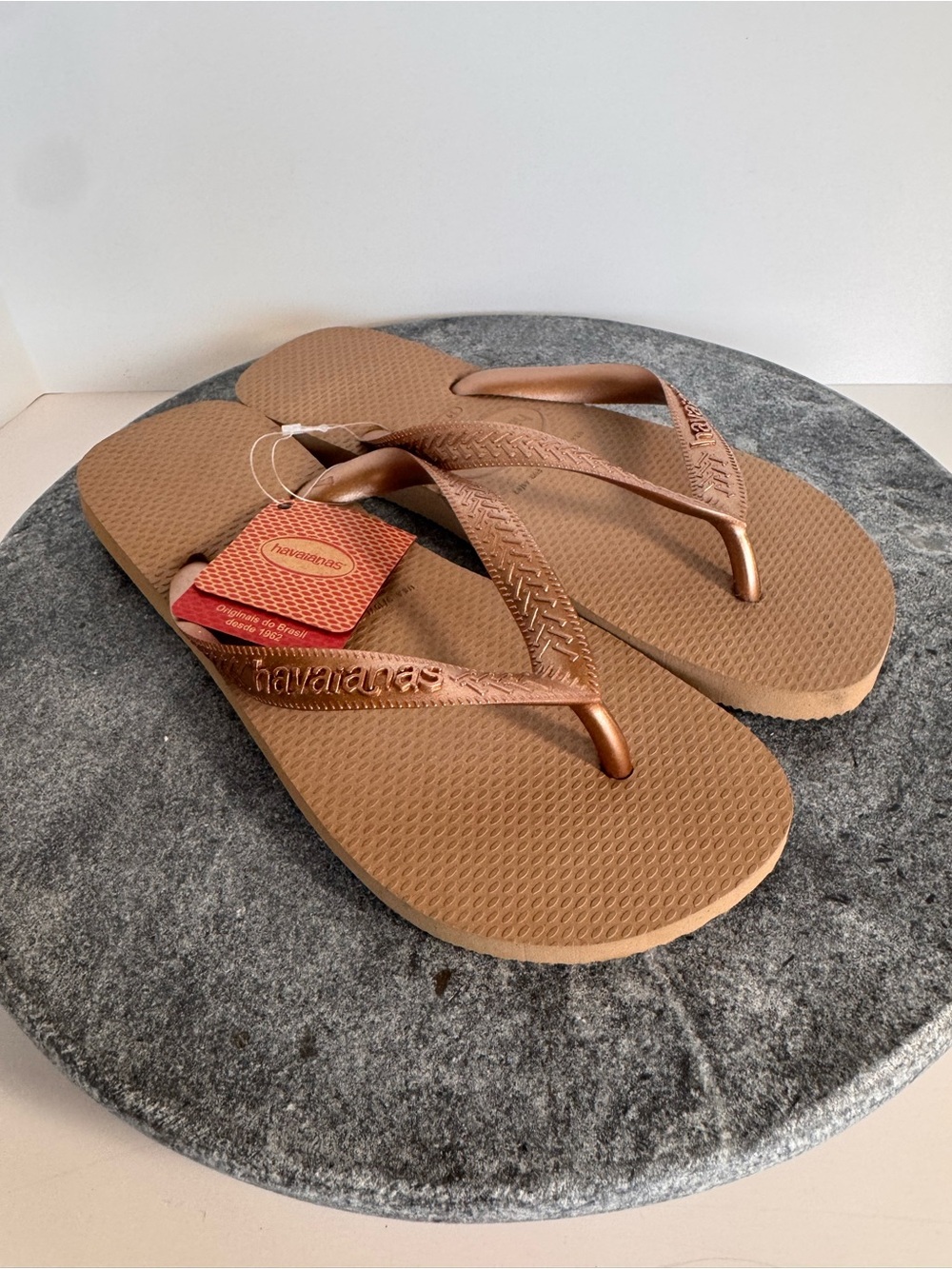 NWT Havaianas Rose Gold Flip Flops Sandals Shoes 39 9